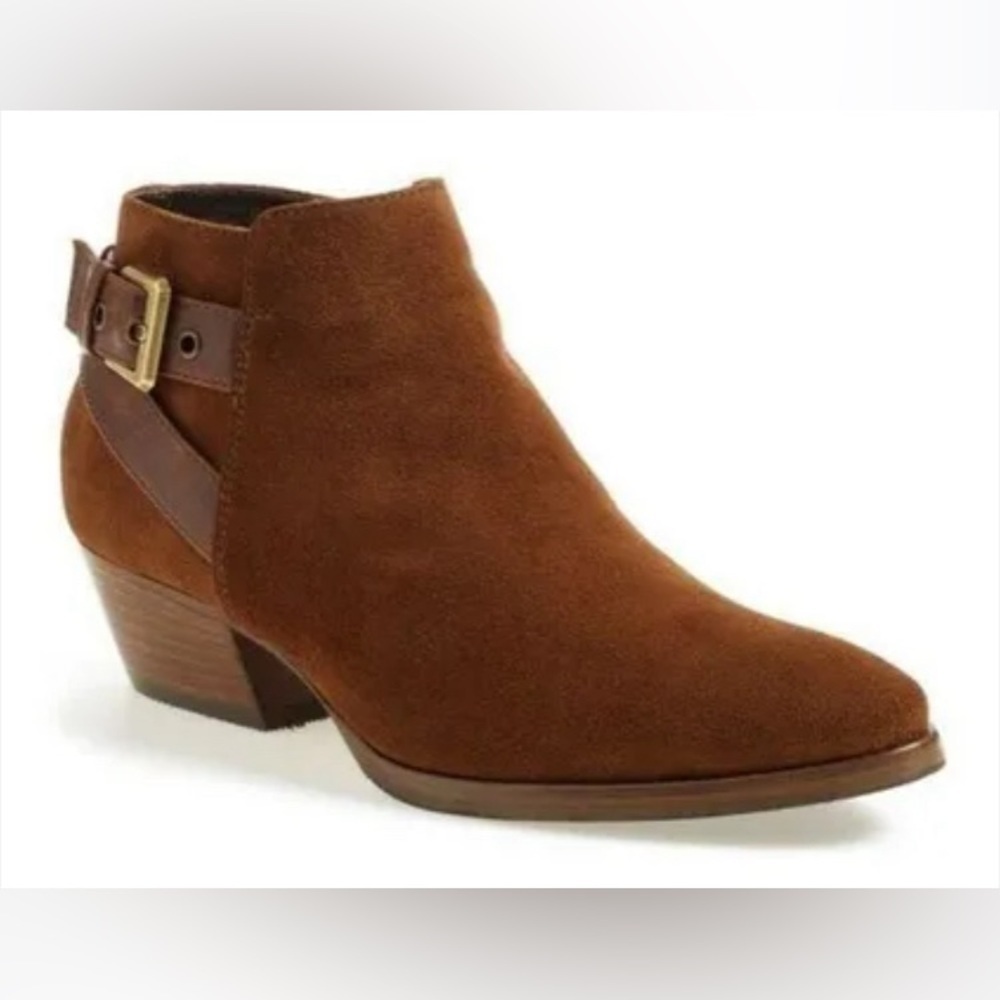 Aquatalia brown suede ankle boots size 6.5